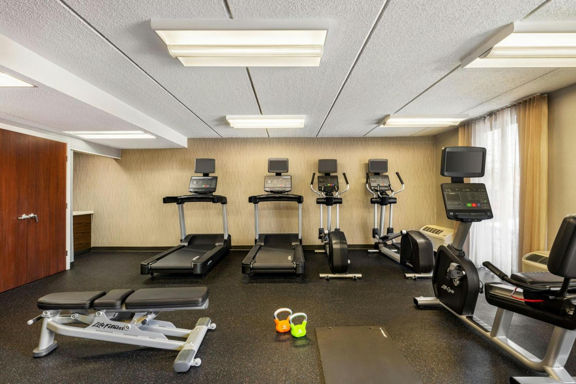 Courtyard Atlanta Northlake Такер Экстерьер фото