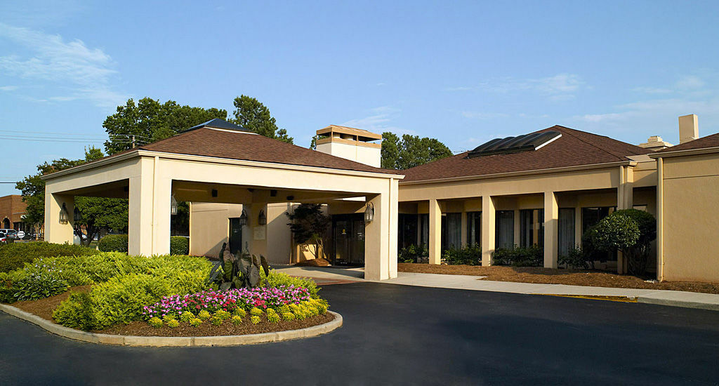 Courtyard Atlanta Northlake Такер Экстерьер фото